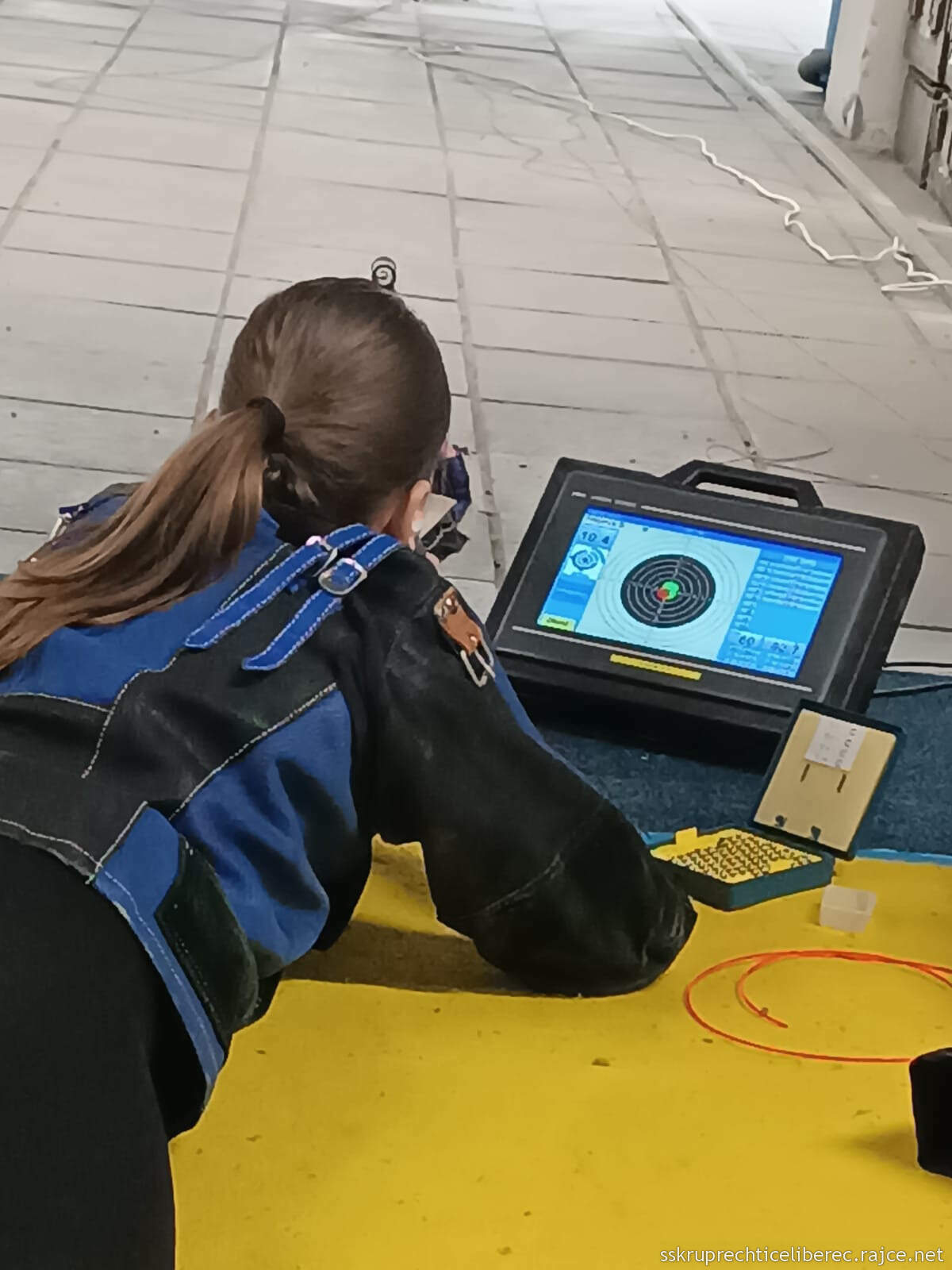 Bára střílí osobák Bára střílí osobák